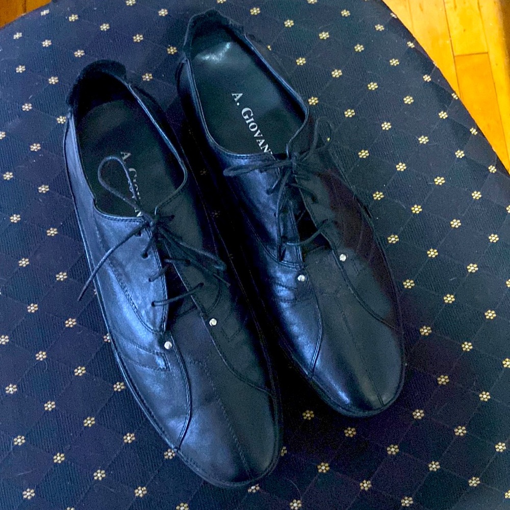 A Giovanni Black Leather Shoes